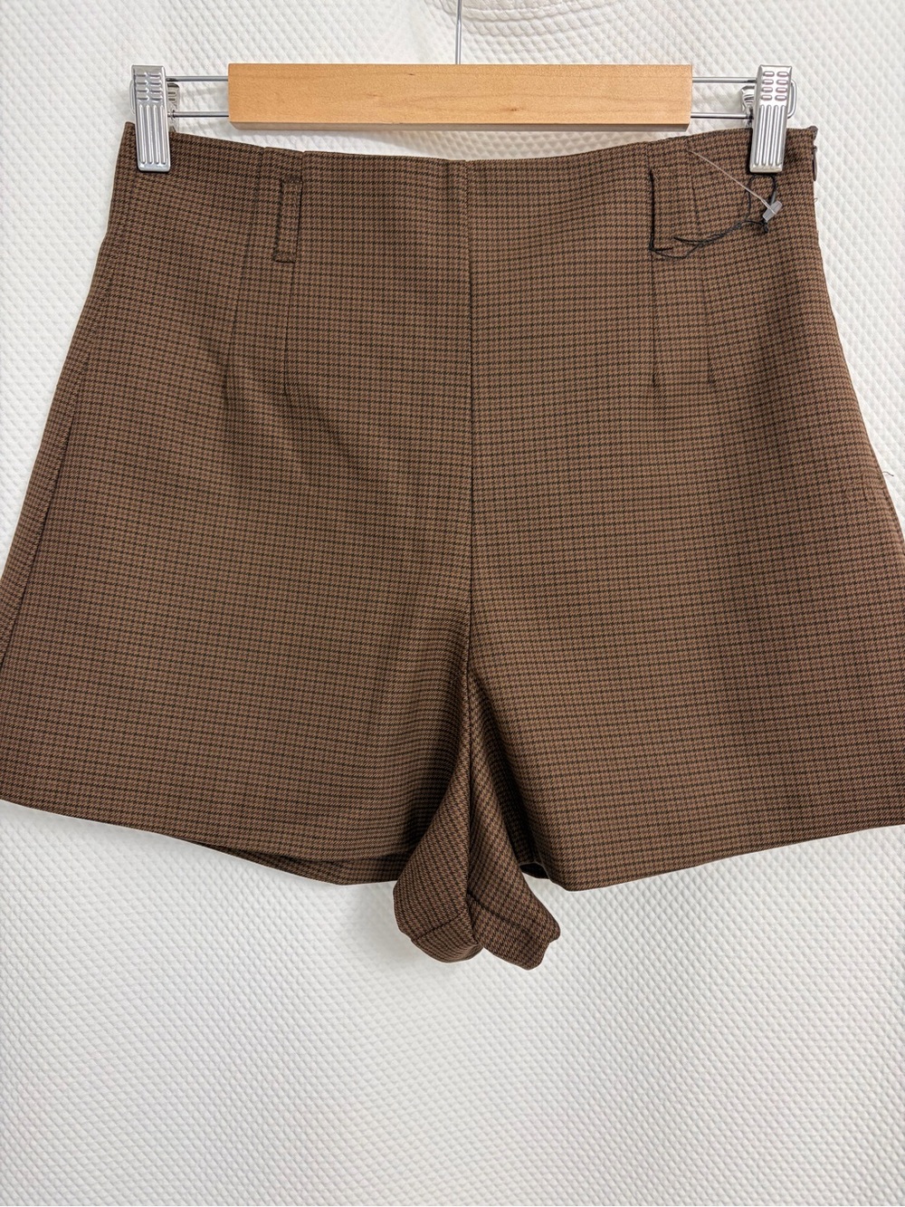 Zara Women’s Brown Houndstooth Tailored Shorts/ size medium